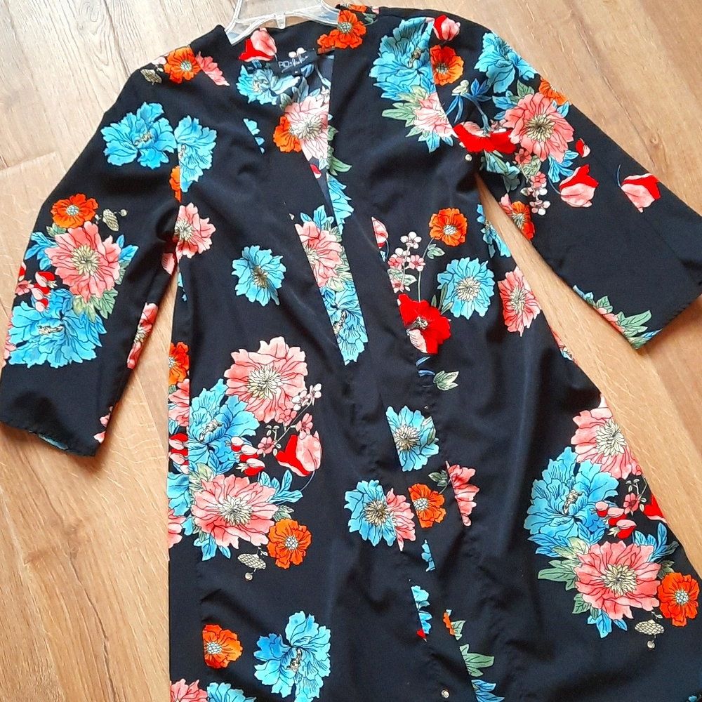Black Floral Kimono